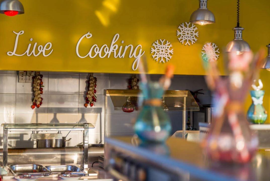 Hotel Nicholas Color