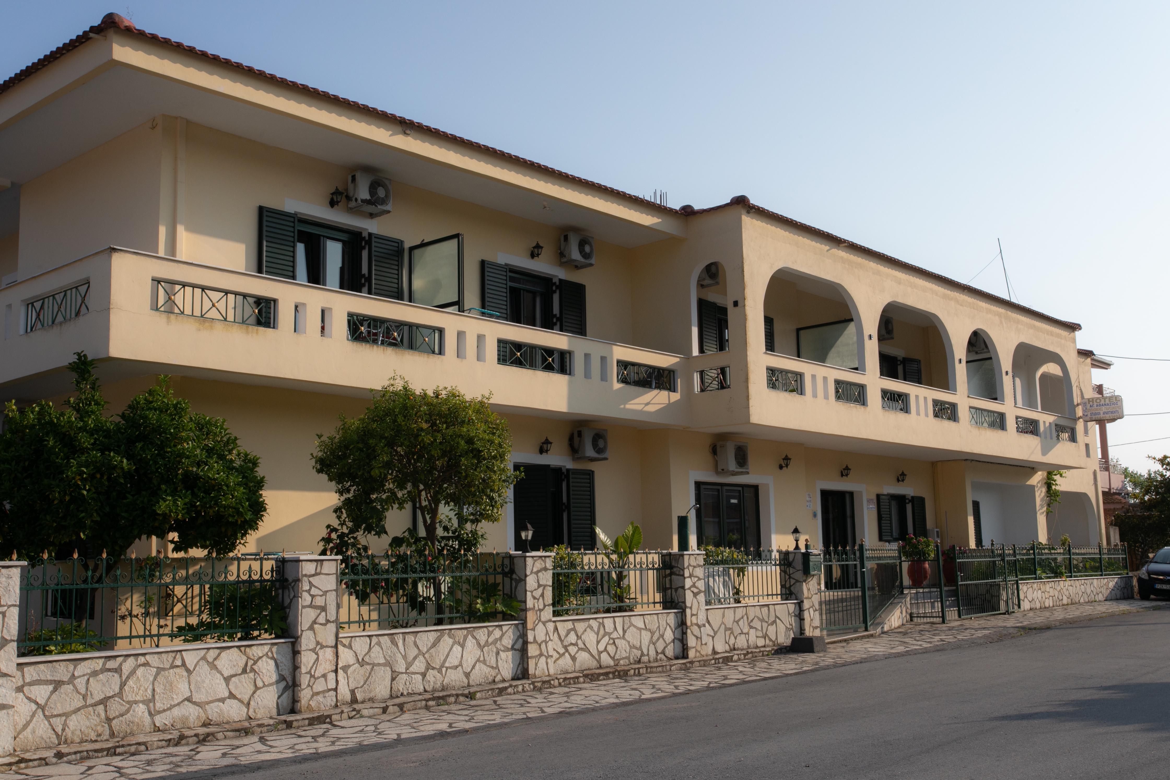 Aparthotel Athanasios by Philoxenia