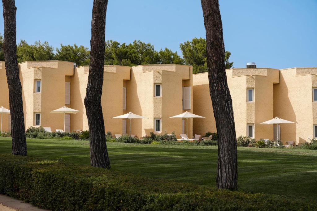 Mangia's Brucoli Sicily, Autograph Collection