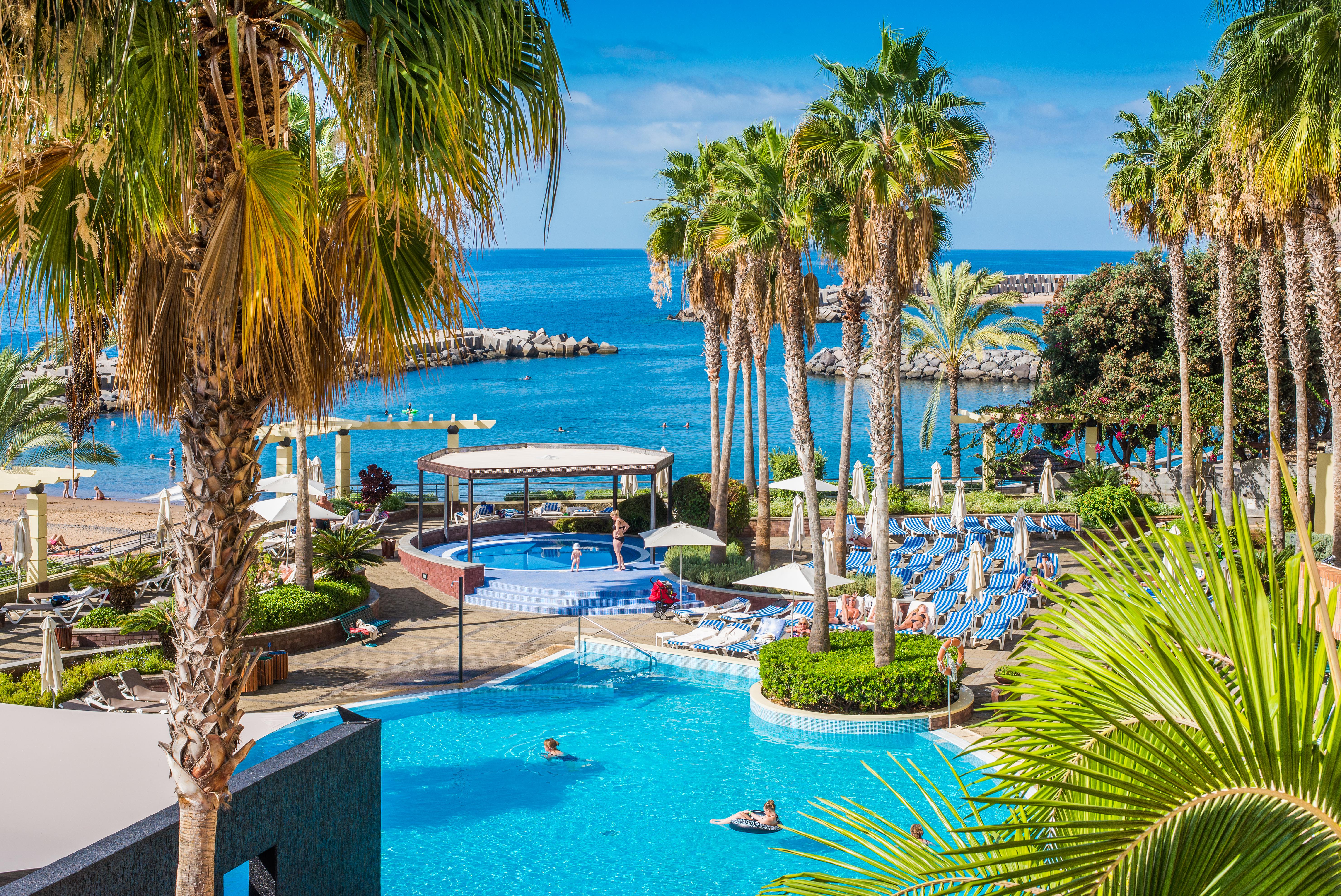 Hotel Calheta Beach