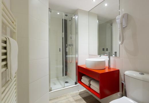 SOWELL RESIDENCES Pierre Blanche****