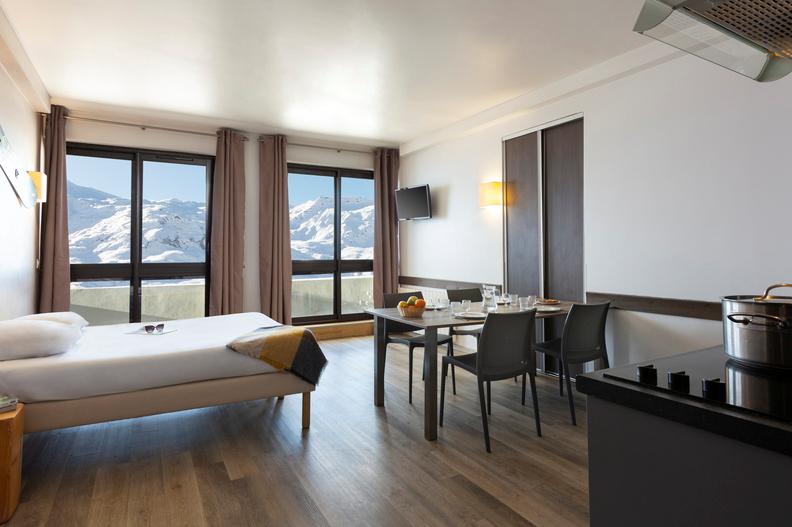 SOWELL RESIDENCES Pierre Blanche****