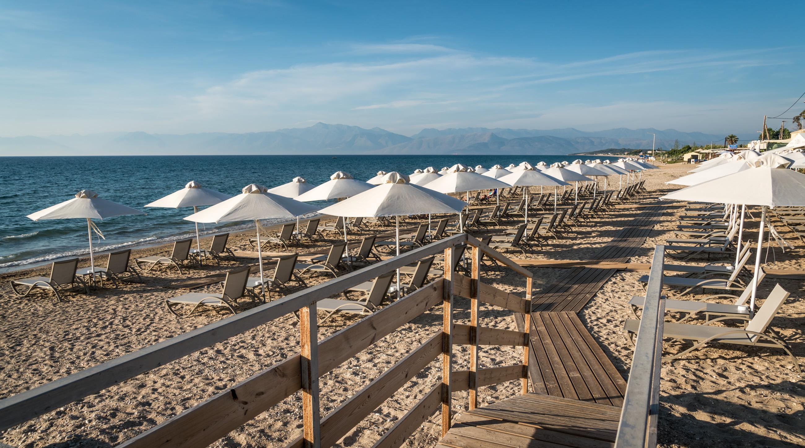 Aparthotel Acharavi Beach