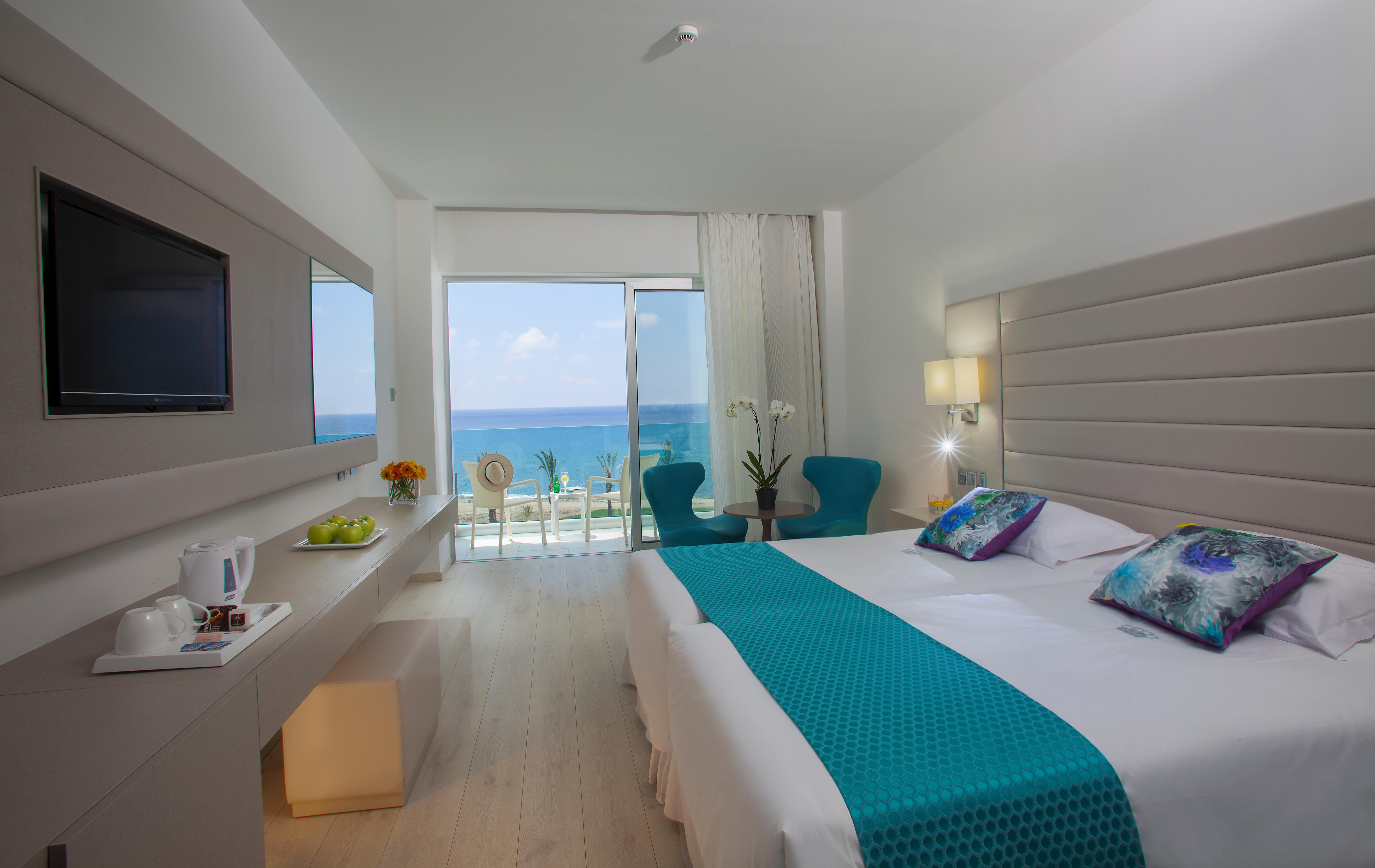 Tsokkos King Evelthon Beach Hotel & Resort