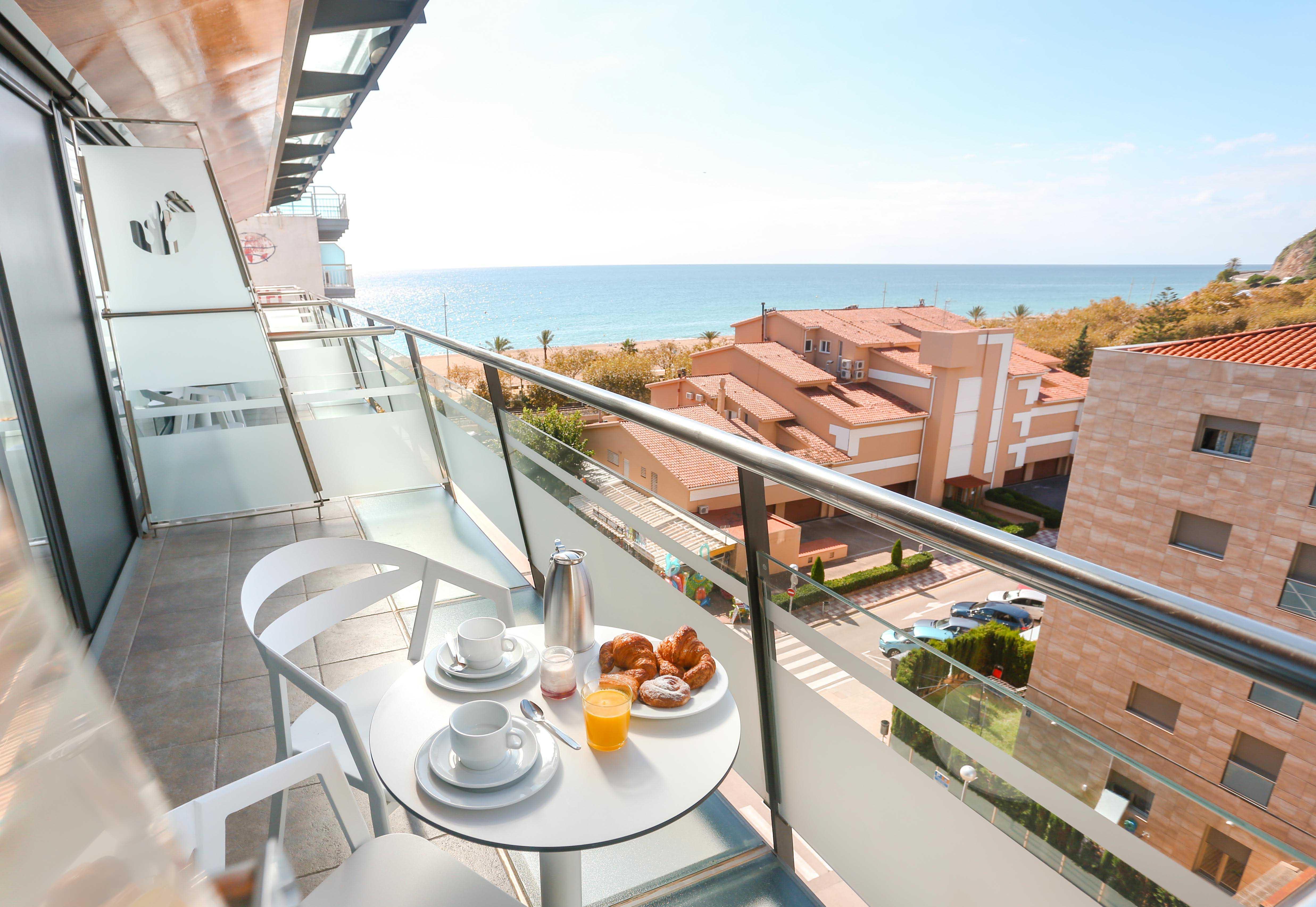 Hotel Kaktus Playa - logies en ontbijt