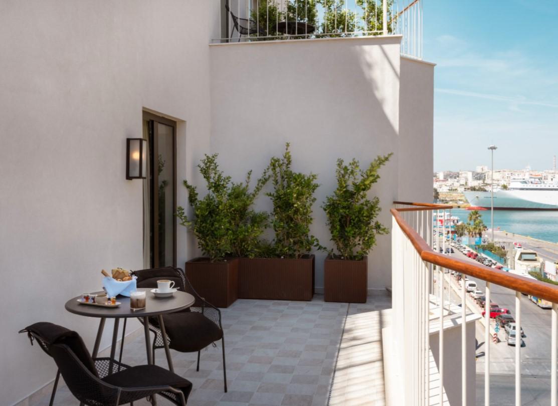 Mitsis N'U Piraeus Port