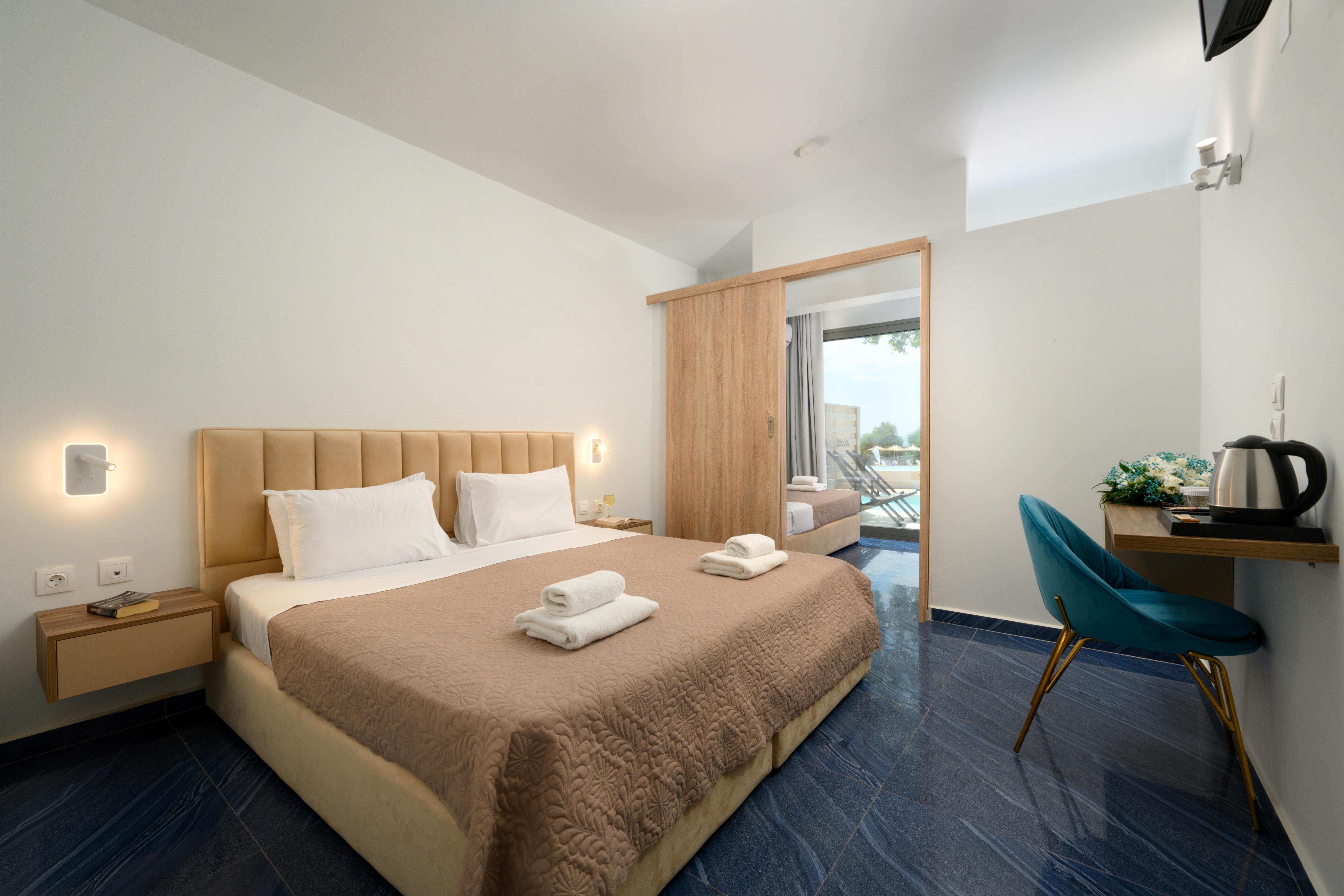 Hotel Ninos Grand Beach Resort