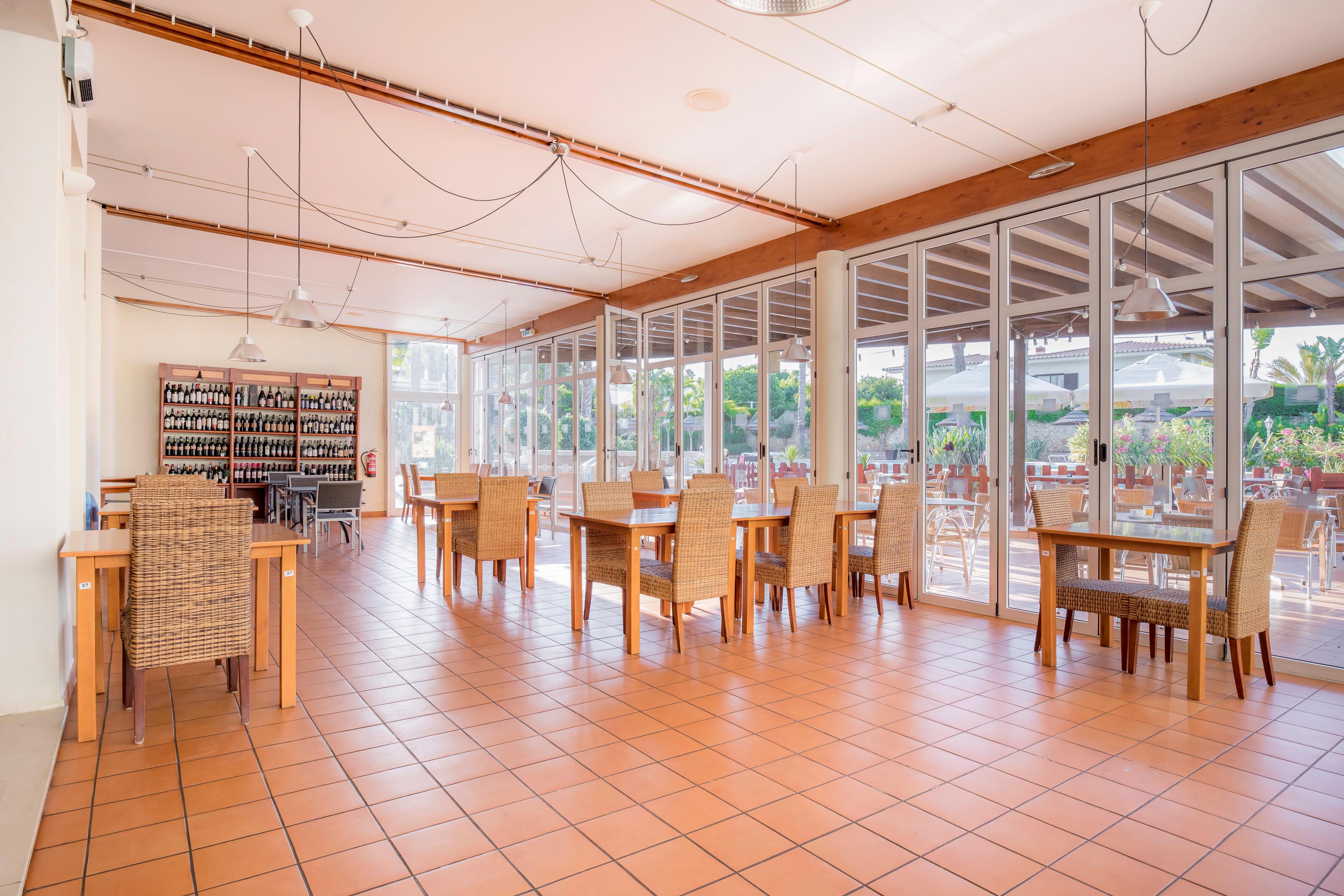 SunPlace Appt Clube Porto-Mos Beach Resort