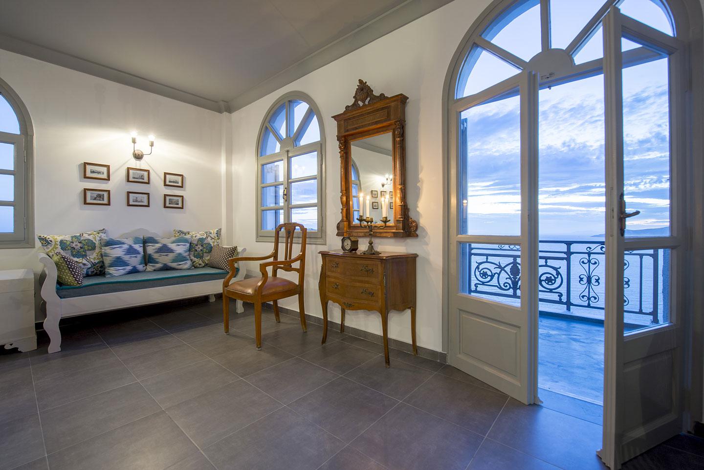 Caldera's Dolphin Suites