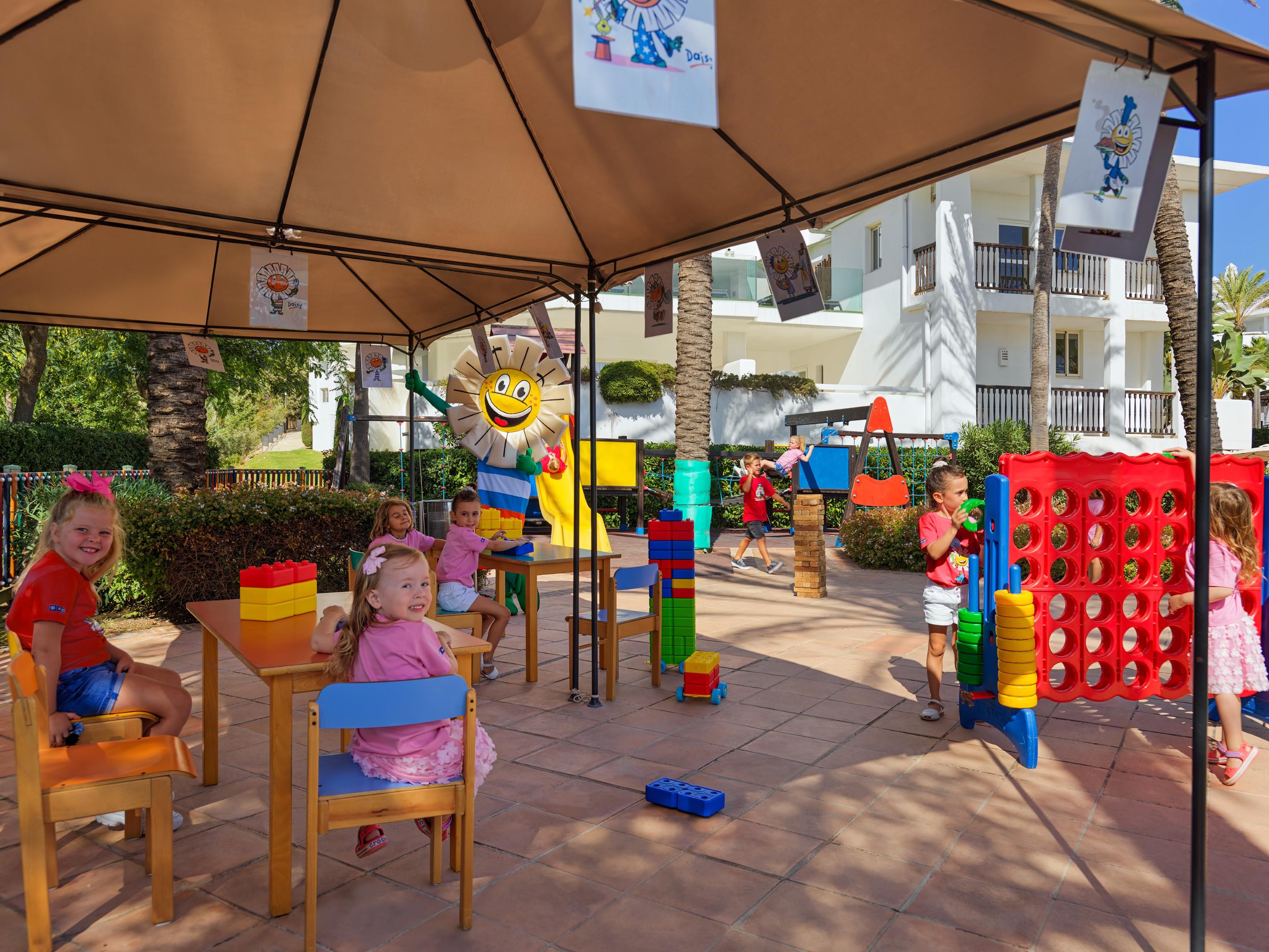 Hotel H10 Estepona Palace - logies & ontbijt