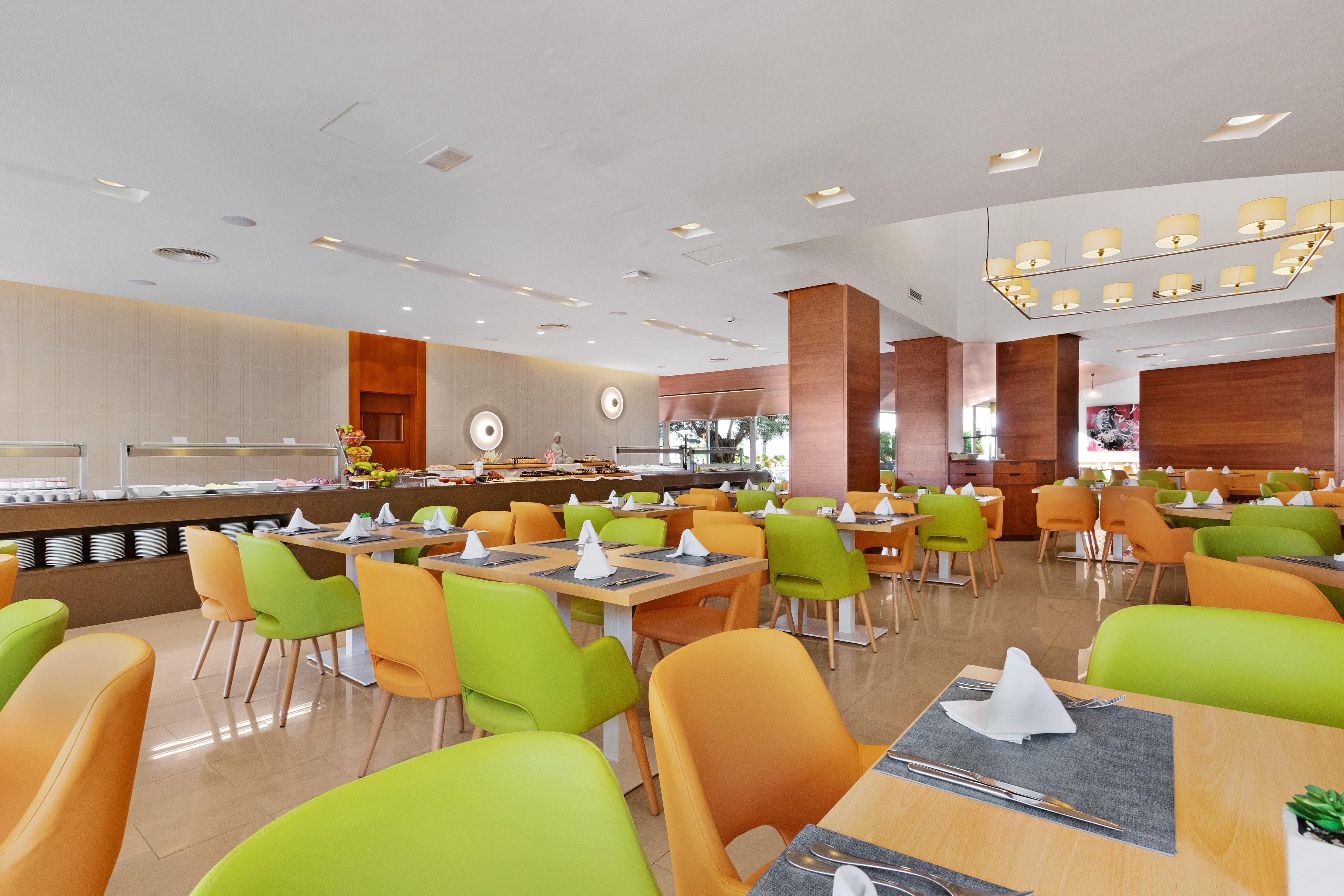 Aparthotel VIVA Eden Lago - logies & ontbijt