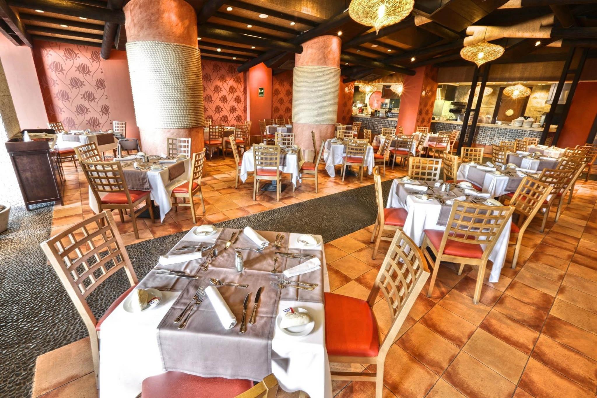 Holiday World Polynesia Hotel