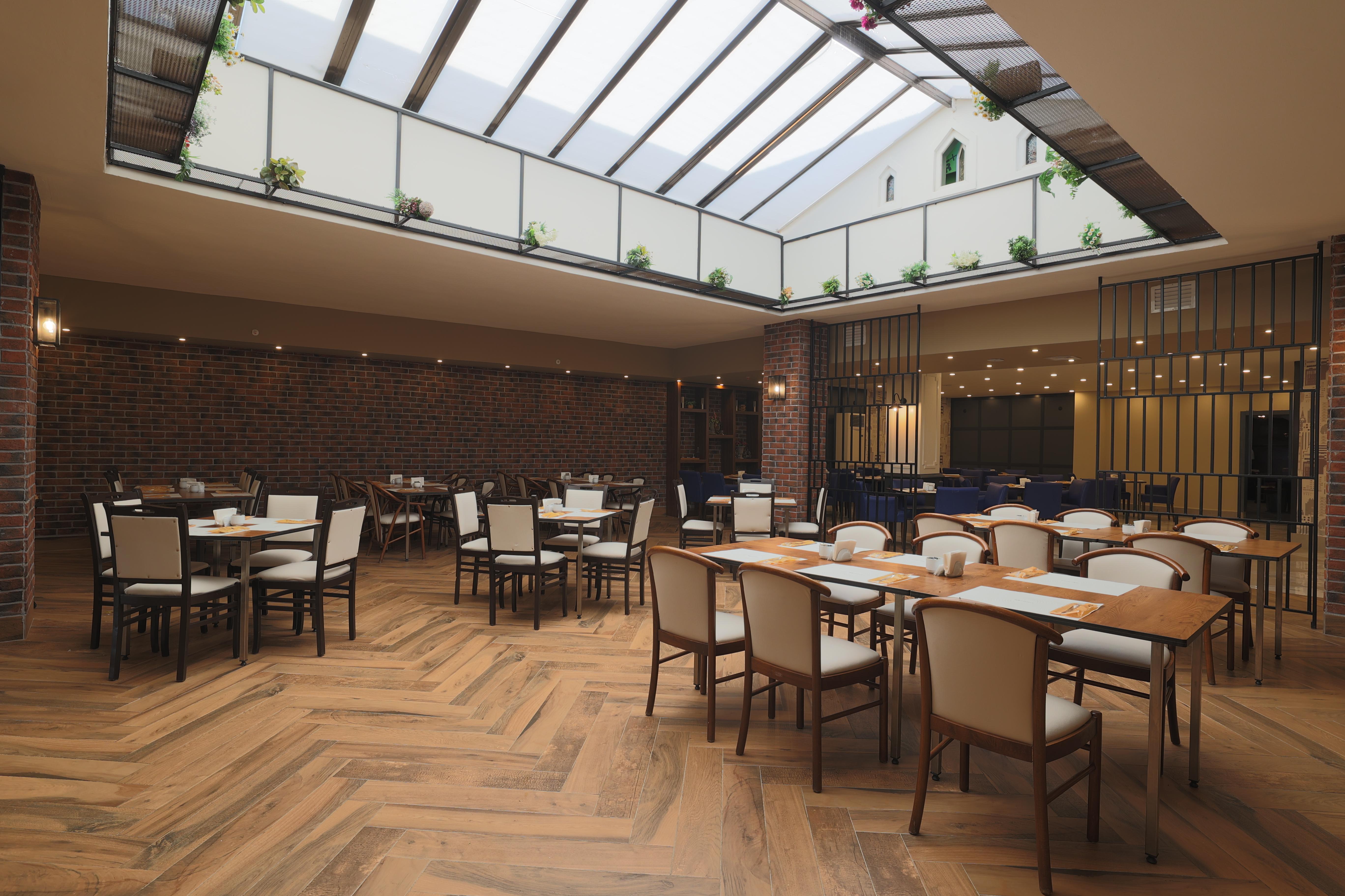 Hotel Eos Beach Resort