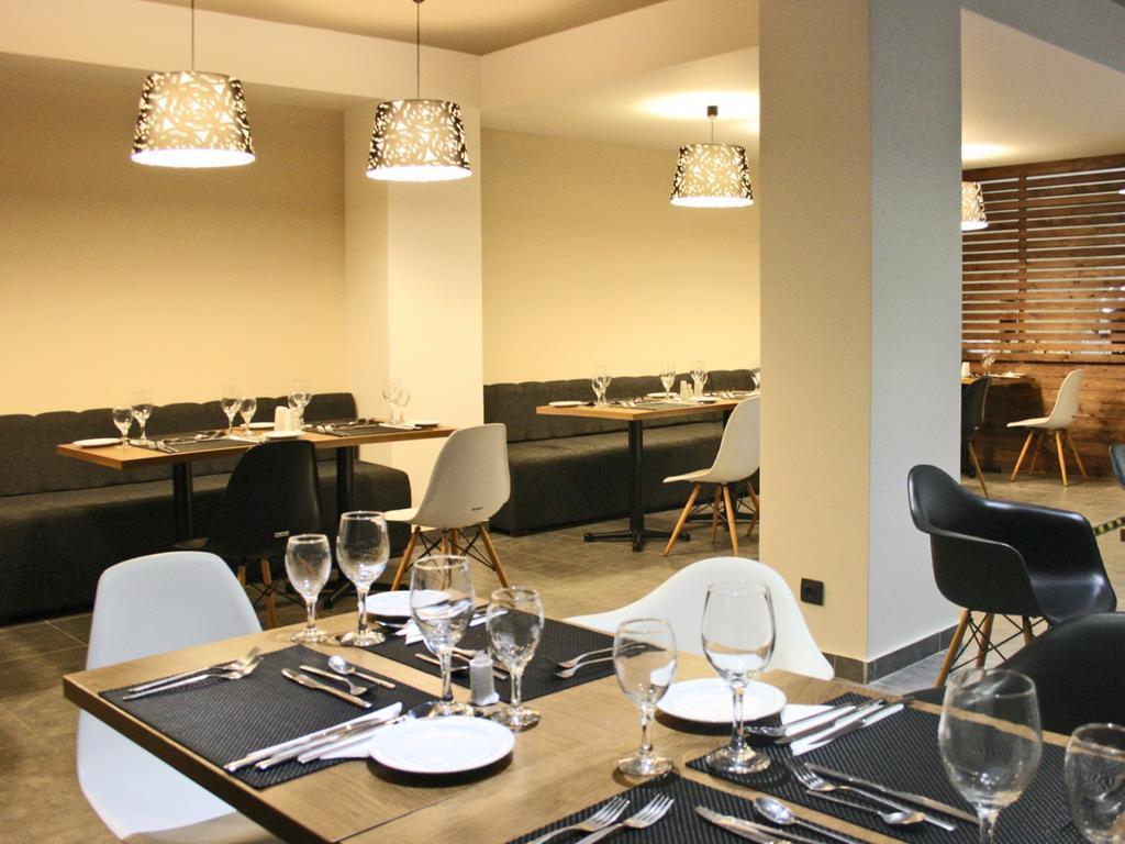 Amphitryon City Hotel