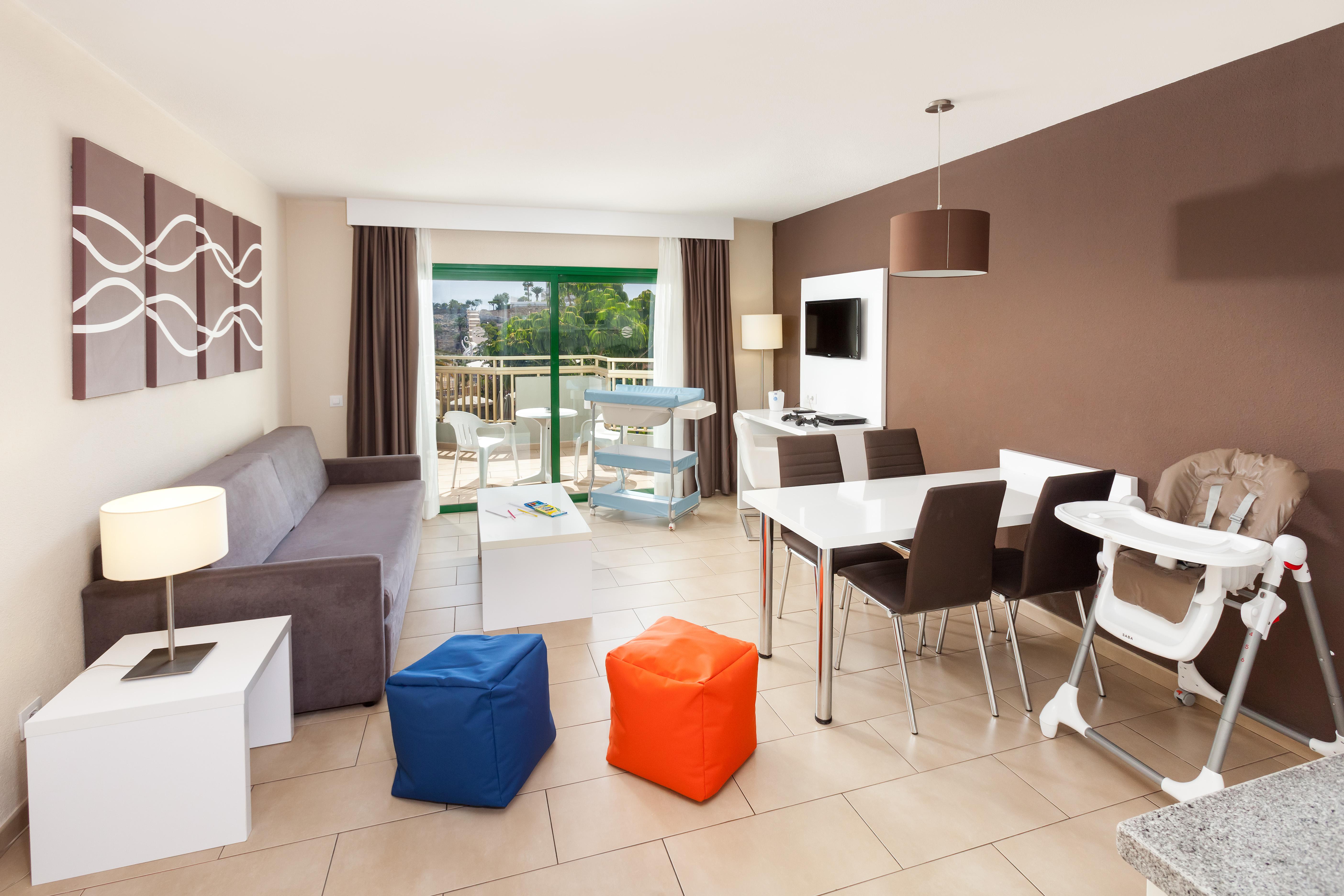 Playa Olid Suites and Apartments