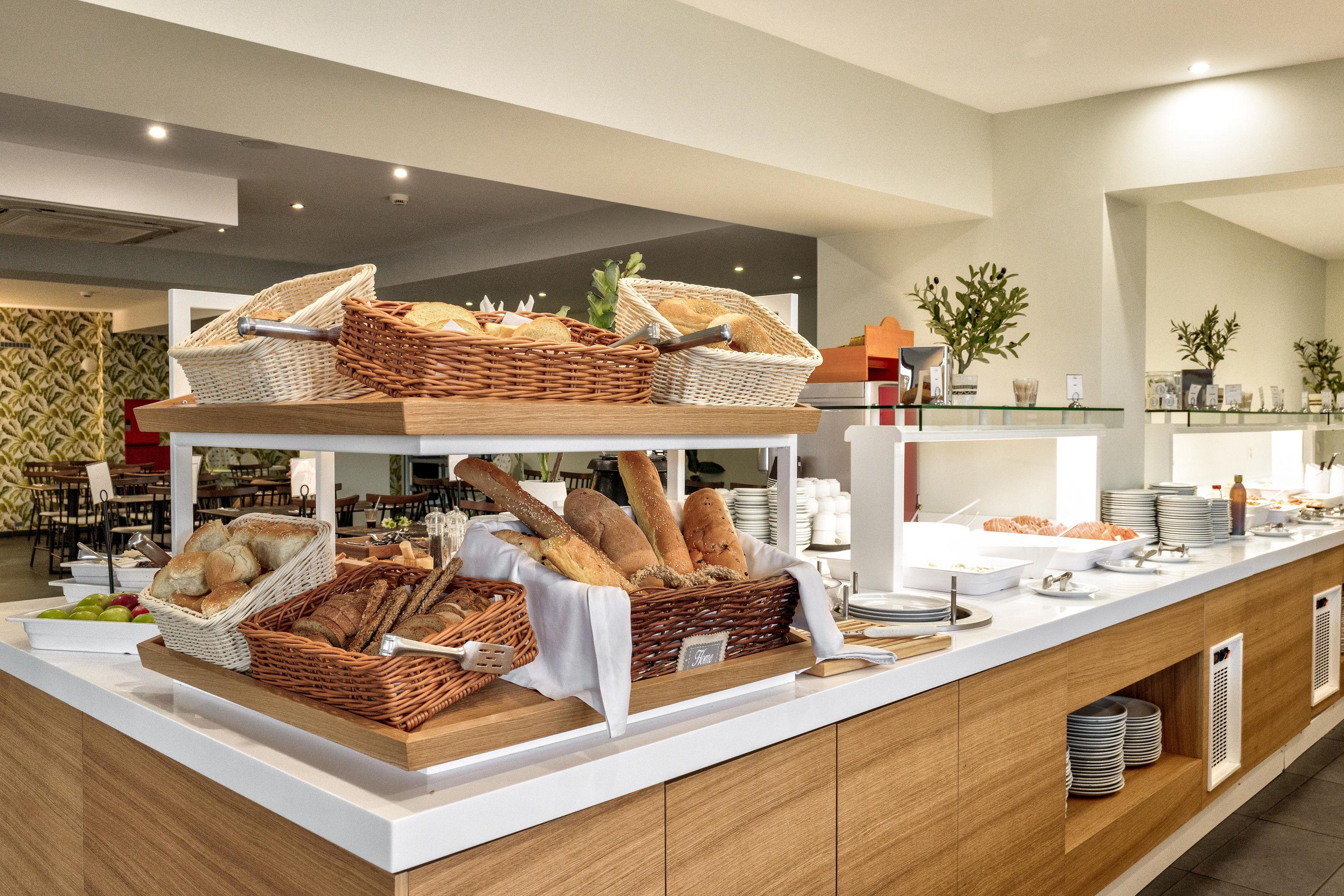 White Olive Premium Laganas