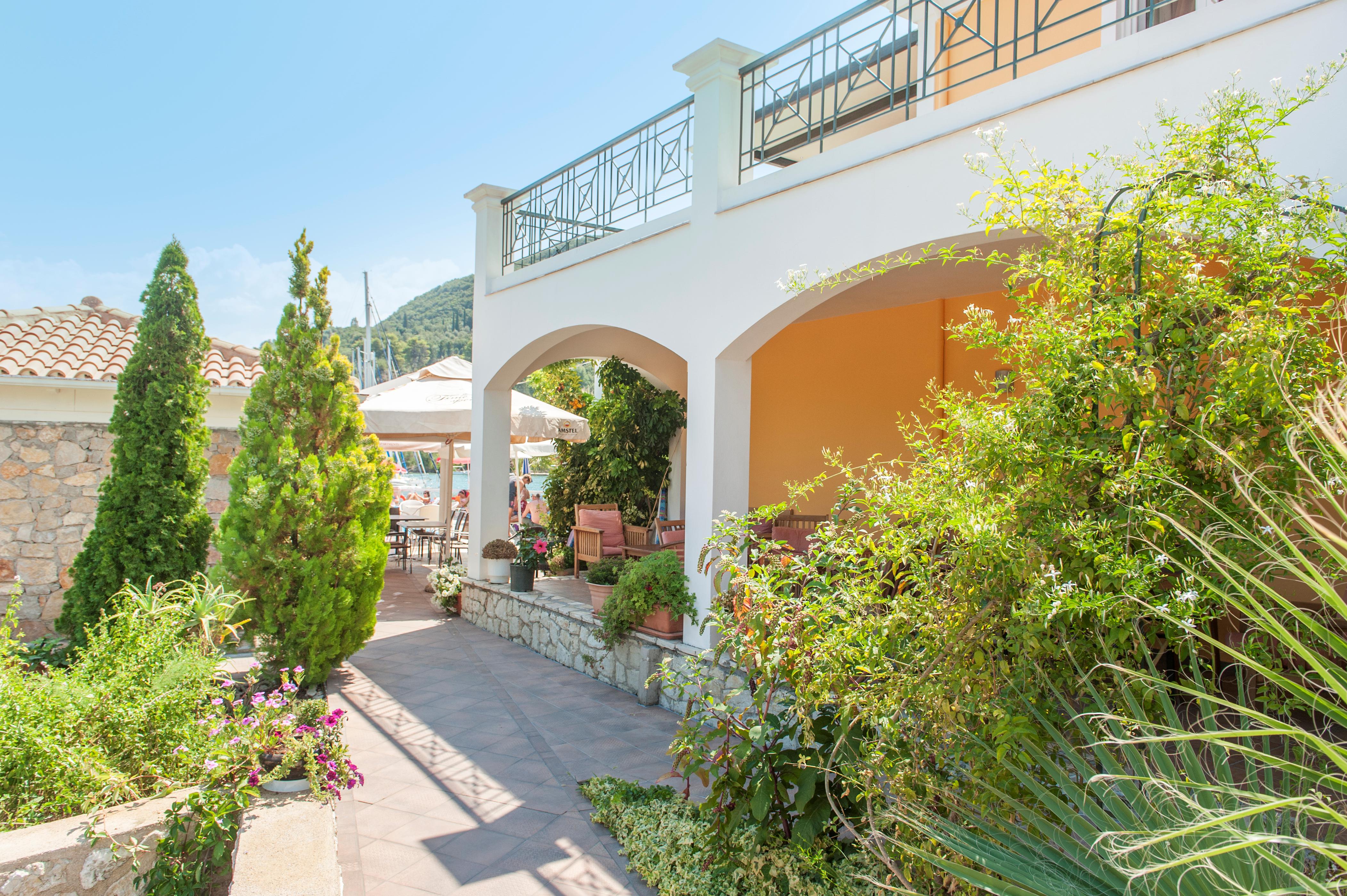 Athesis Hotel Apartments (voorheen Iris)