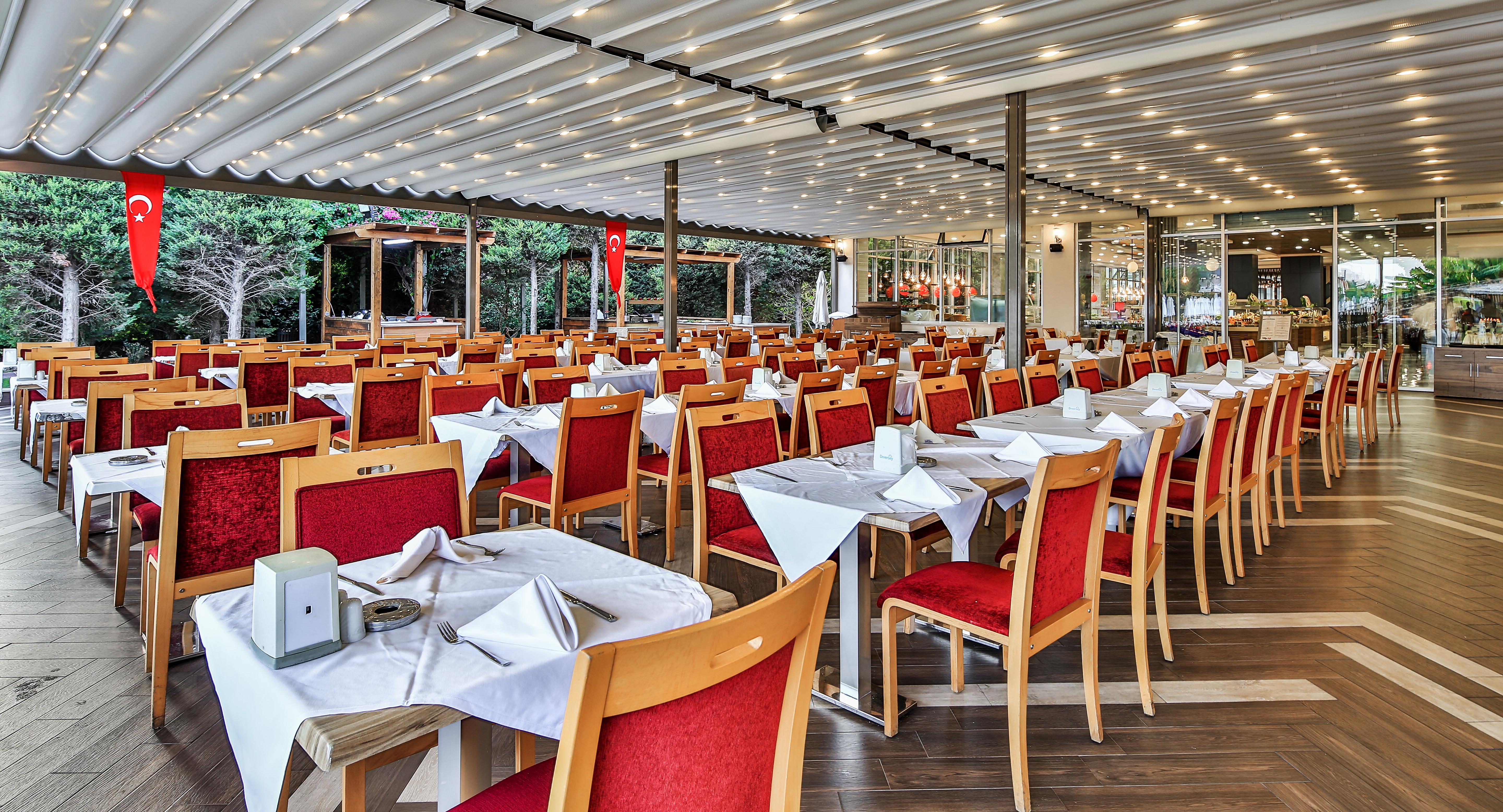 Hotel Saturn Palace Resort