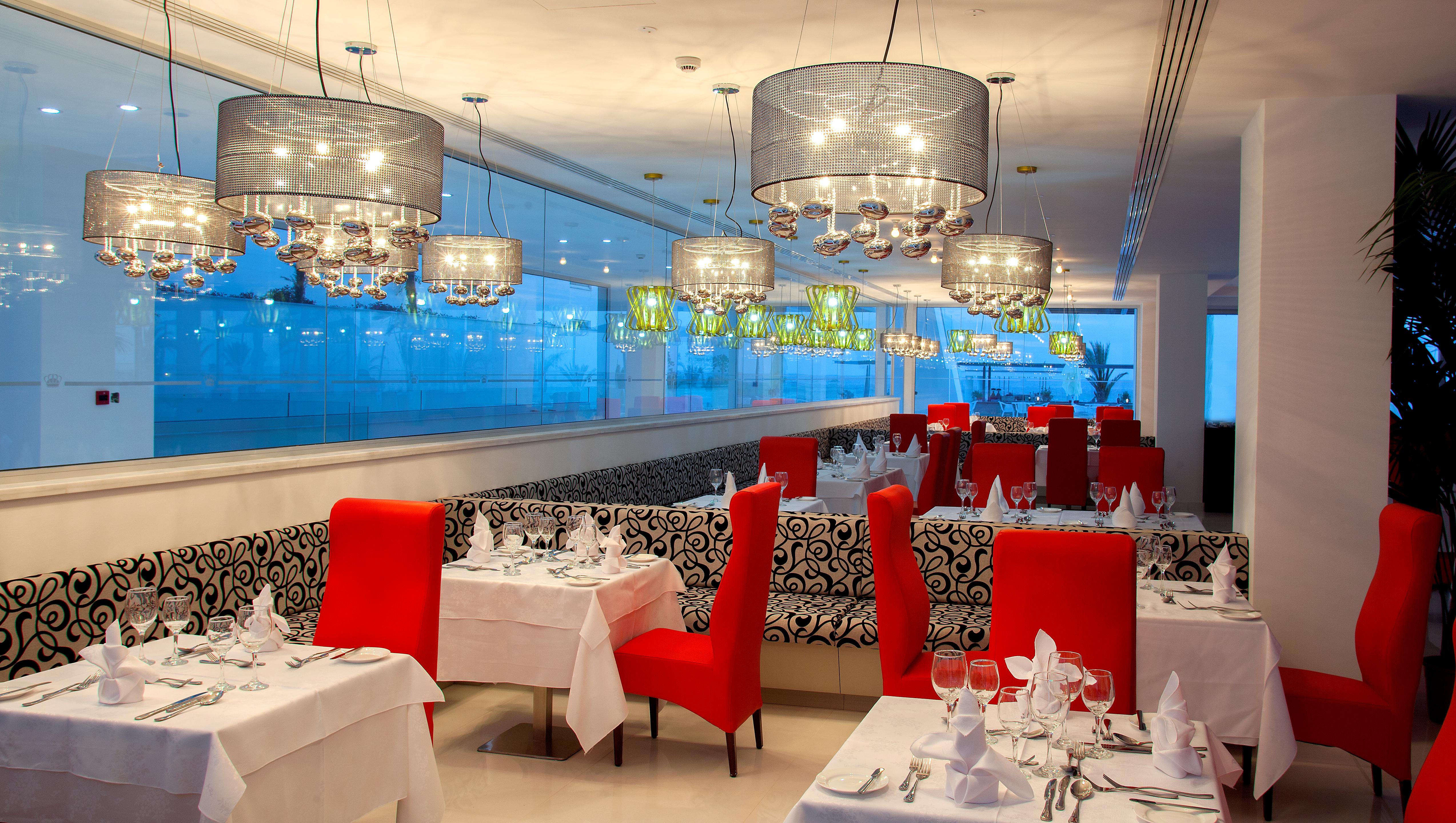 Tsokkos King Evelthon Beach Hotel & Resort