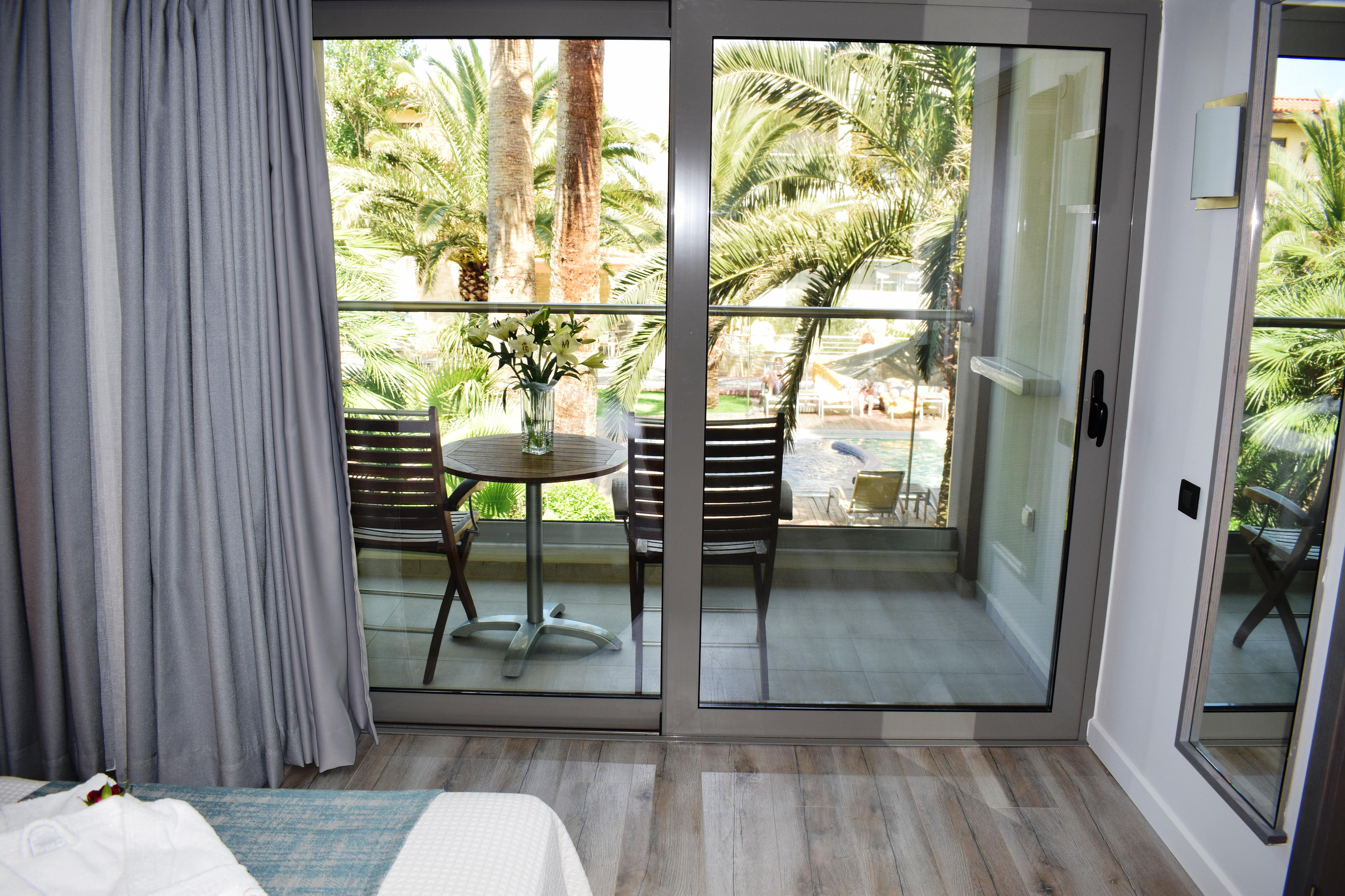 Hotel Minos Mare Beach