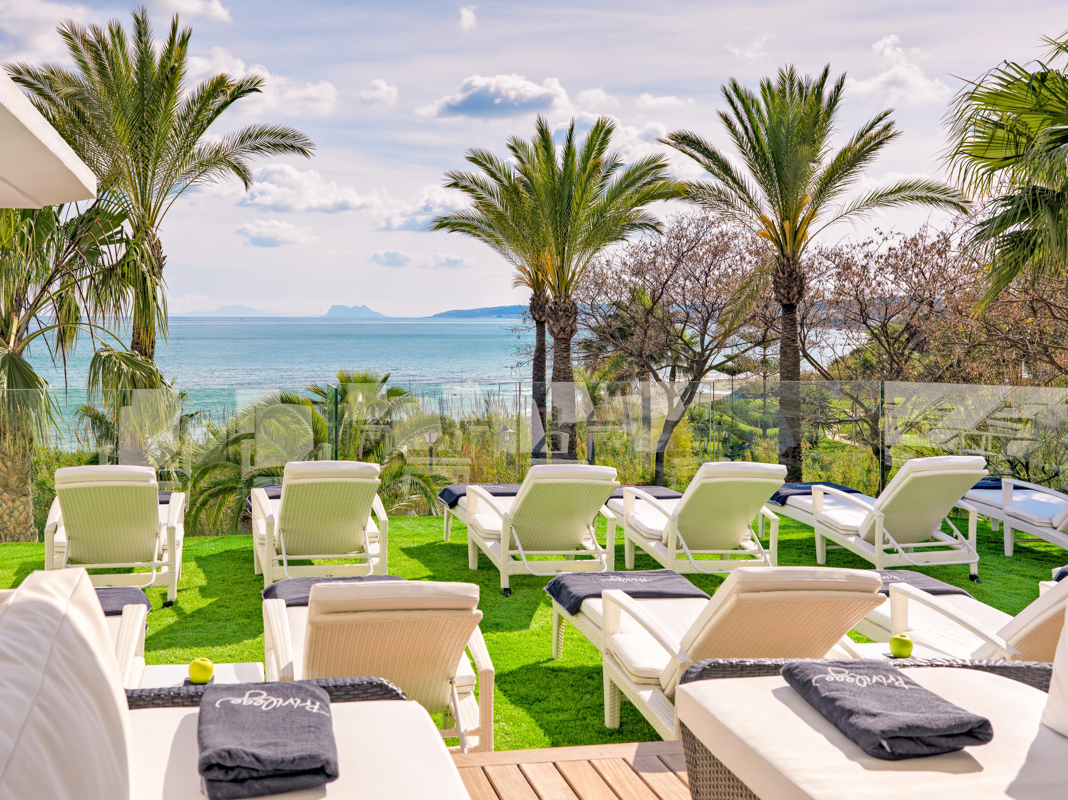 Hotel H10 Estepona Palace - logies & ontbijt