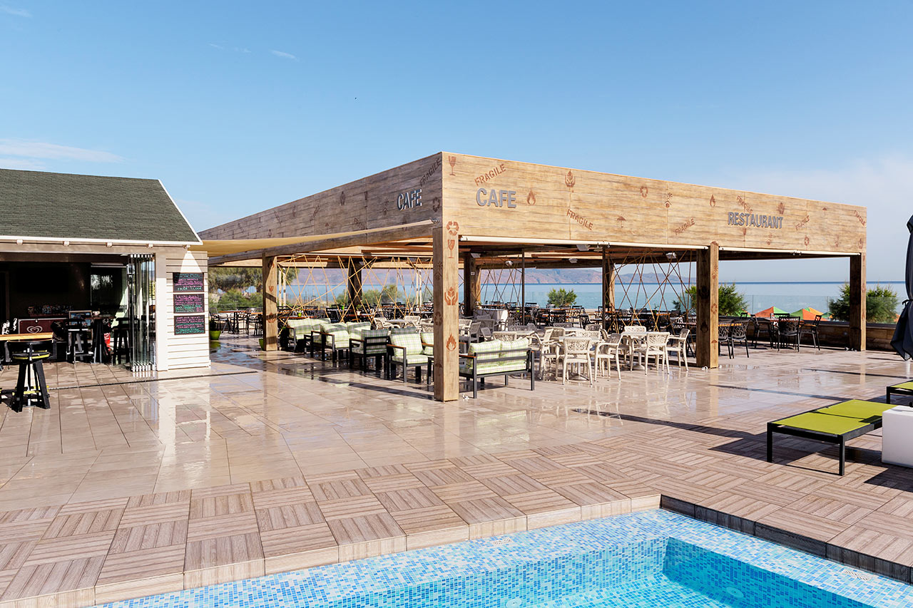 Appartementen Eanthia Beach