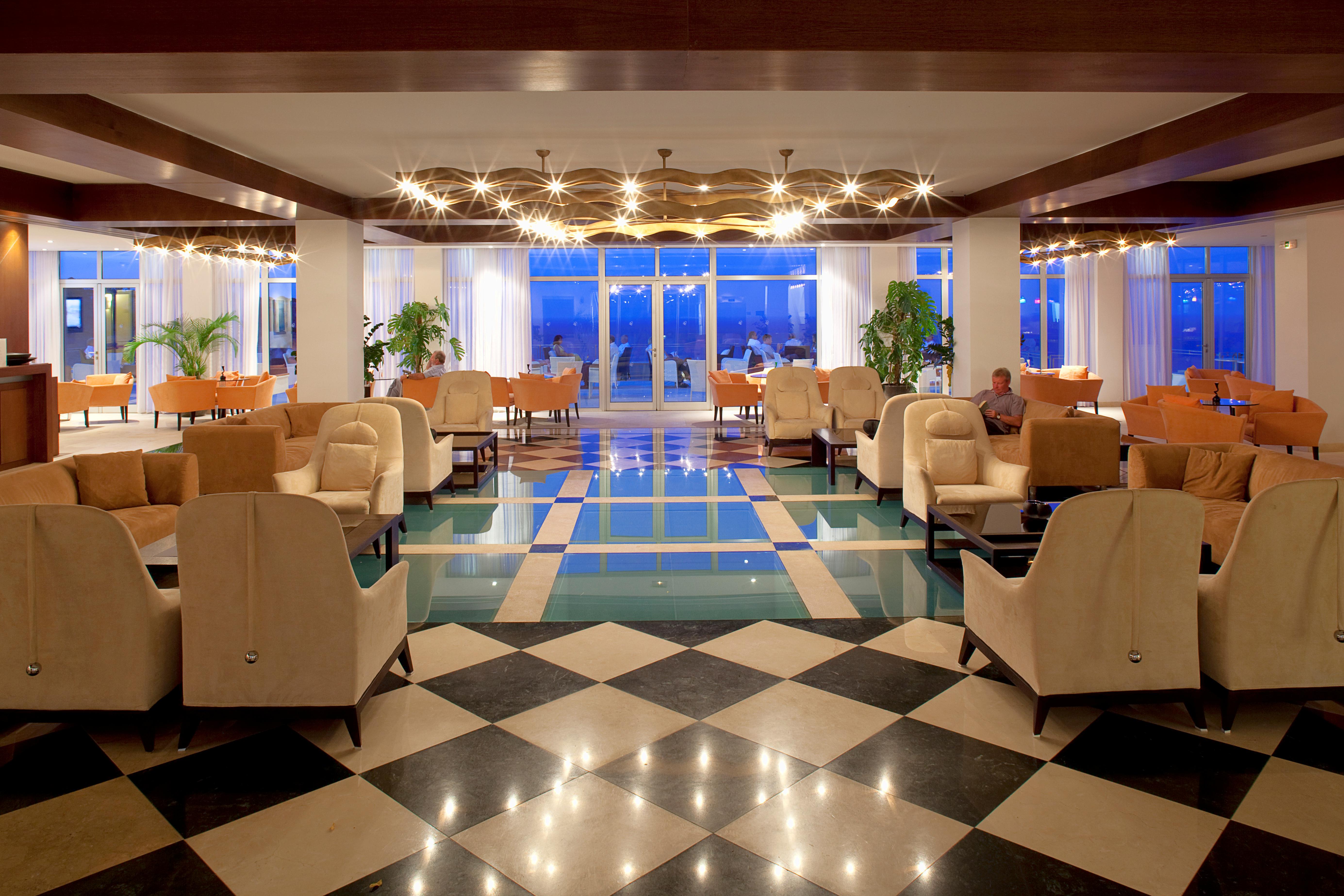 Hotel Louis Apostolata Island Resort & Spa