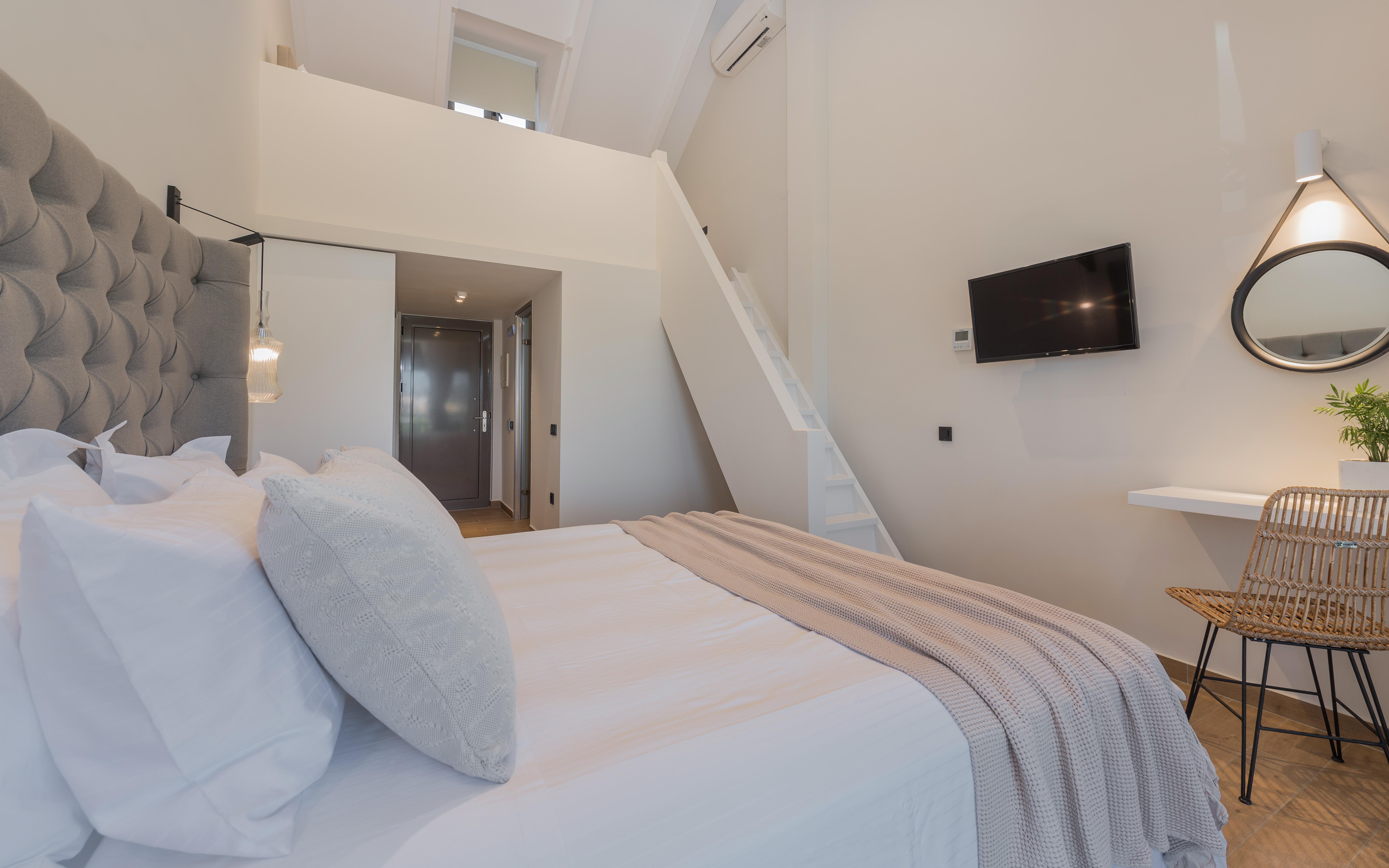 Eptanisos Beachfront Suites