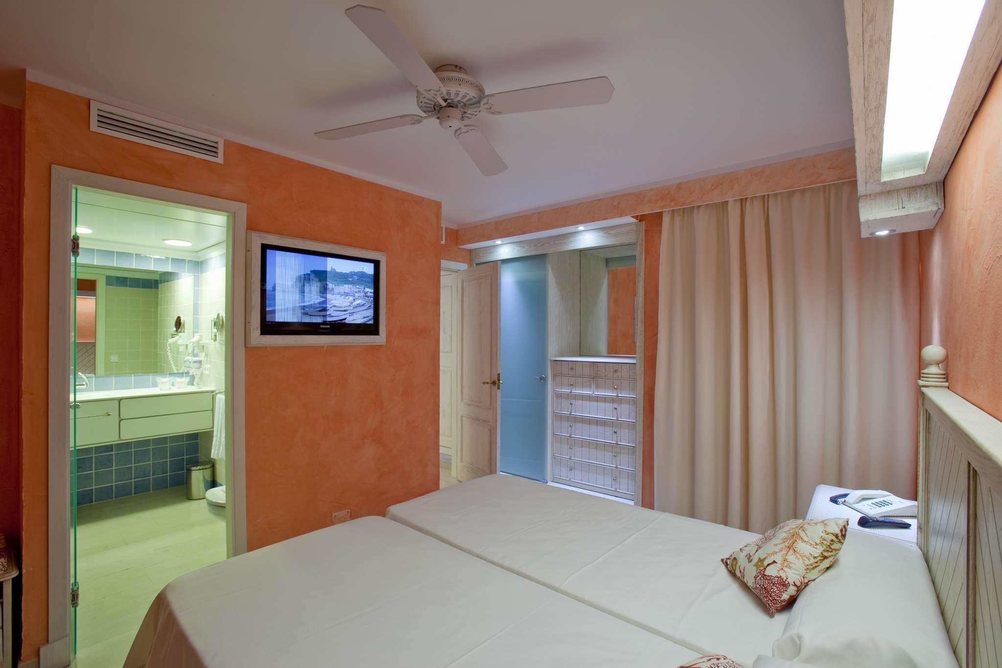 Royal Son Bou Family Club