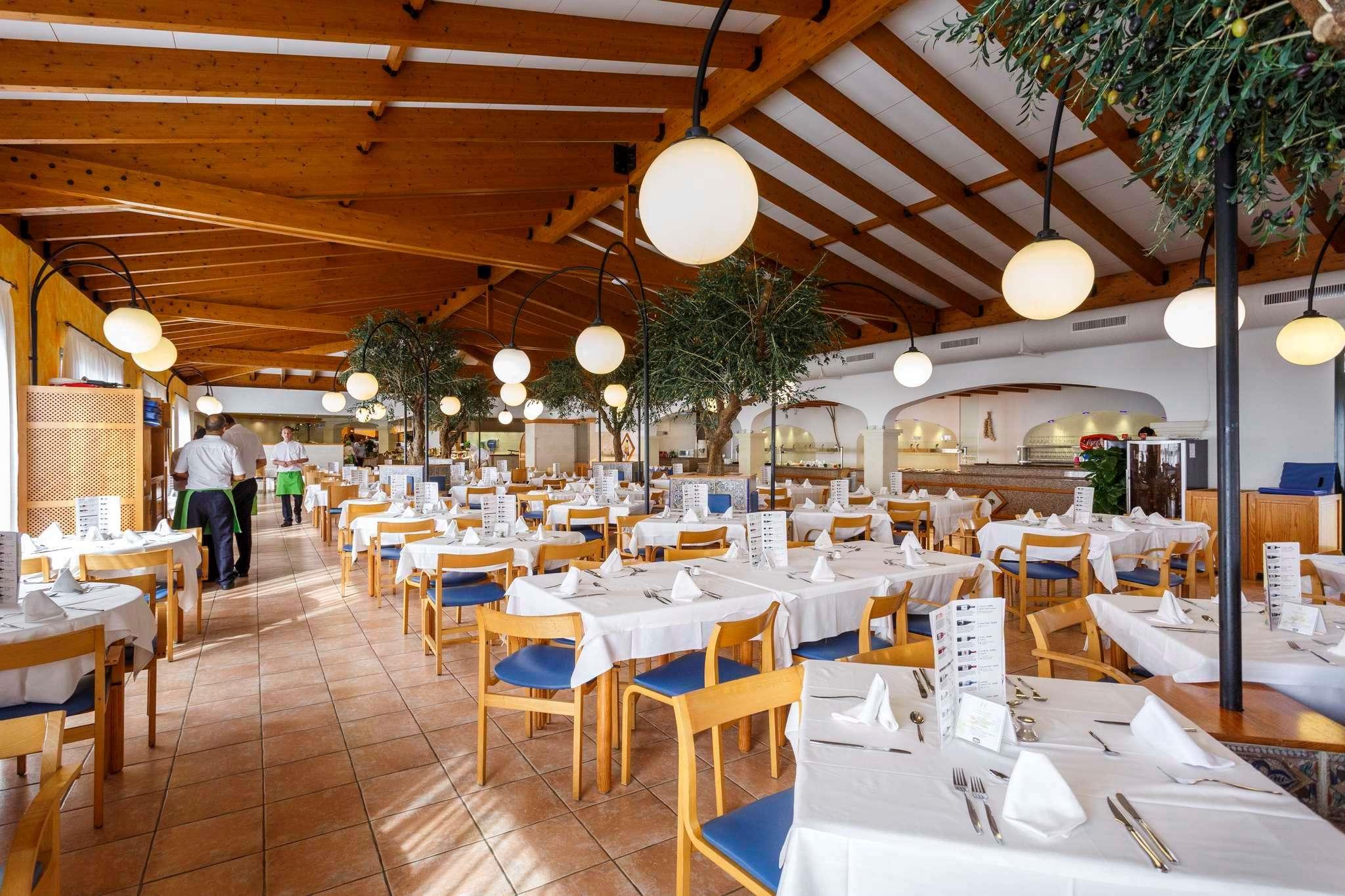 Royal Son Bou Family Club