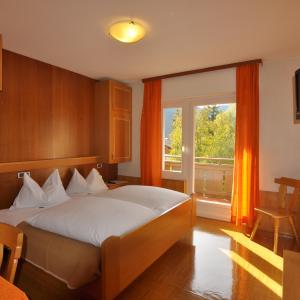 Garni Pe de Munt Garni Pe de Munt