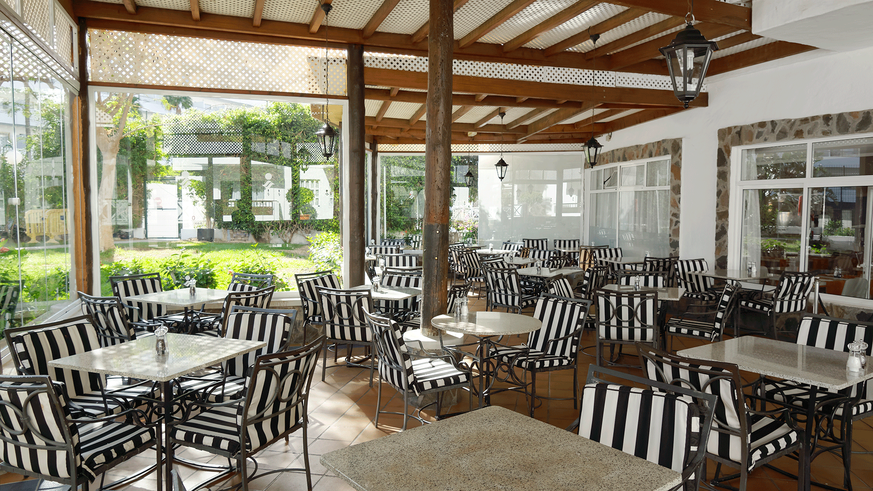 Hotel Servatur Waikiki