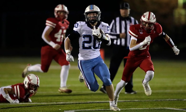 Little Chute, Winneconne earn championship berths in D4 state football playoffs Little Chute, Winneconne earn championship berths in D4 state football playoffs