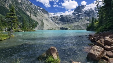 A Mountainous Park In Canada Boasts Three Glacial Lakes With Mesmerizing, Blue Water A Mountainous Park In Canada Boasts Three Glacial Lakes With Mesmerizing, Blue Water