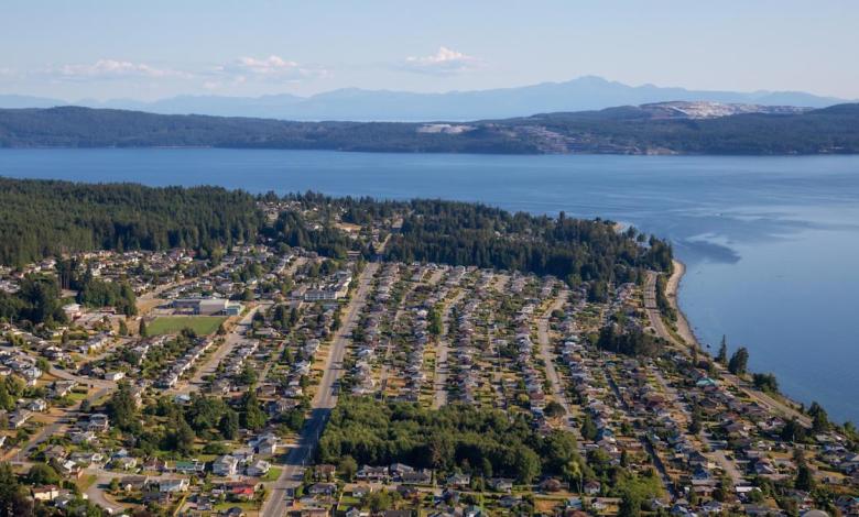 Canada’s Friendly Sunshine Coast City Is An Outdoor Playground Perfect For Hiking And Paddling Canada’s Friendly Sunshine Coast City Is An Outdoor Playground Perfect For Hiking And Paddling