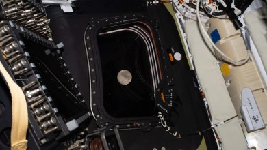 Artemis II astronauts race to set a new distance record from Earth and behold the moon’s far side Artemis II astronauts race to set a new distance record from Earth and behold the moon’s far side