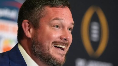 As CFP plods along, transfers and coaching moves don’t wait. Oregon’s Dan Lanning wants change As CFP plods along, transfers and coaching moves don’t wait. Oregon’s Dan Lanning wants change