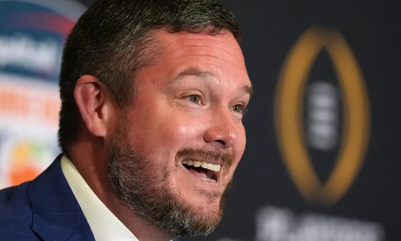 As CFP plods along, transfers and coaching moves don’t wait. Oregon’s Dan Lanning wants change As CFP plods along, transfers and coaching moves don’t wait. Oregon’s Dan Lanning wants change