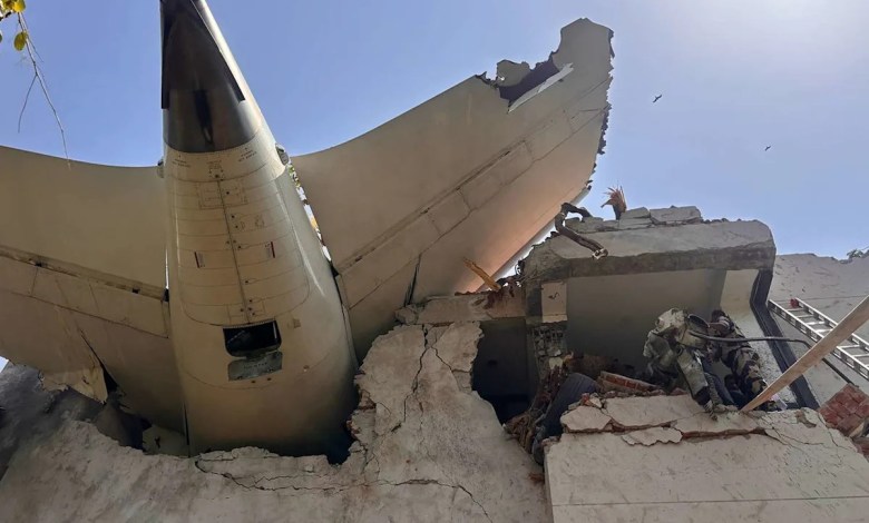 Fuel Was Turned Off and 1 Pilot Blamed the Other, Preliminary Report Shows Fuel Was Turned Off and 1 Pilot Blamed the Other, Preliminary Report Shows