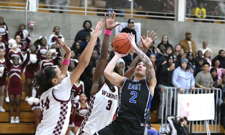 Joey Montalvo’s late basket lifts No. 5 East Catholic to stunning win over No. 2 Windsor Joey Montalvo’s late basket lifts No. 5 East Catholic to stunning win over No. 2 Windsor