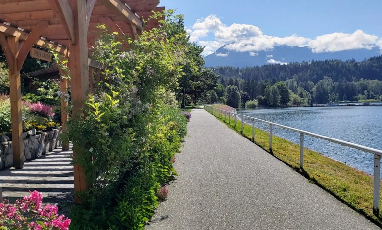 British Columbia’s Secret Lakeside Town With Hot Springs Is ‘An Oasis Of Arts, Culture And Relaxation’ British Columbia’s Secret Lakeside Town With Hot Springs Is ‘An Oasis Of Arts, Culture And Relaxation’