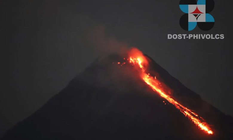 Philippines evacuates 3,000 villagers after volcano activity raises alert level Philippines evacuates 3,000 villagers after volcano activity raises alert level