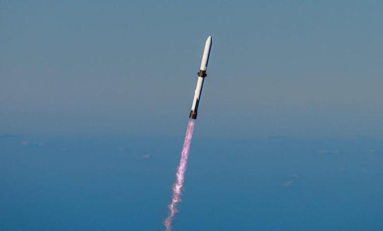 Jeff Bezos’ Blue Origin will refly booster on next launch of powerful New Glenn rocket Jeff Bezos’ Blue Origin will refly booster on next launch of powerful New Glenn rocket