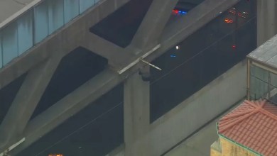 Debris falls onto car near George Washington Bridge; 1 hurt in Washington Heights Debris falls onto car near George Washington Bridge; 1 hurt in Washington Heights