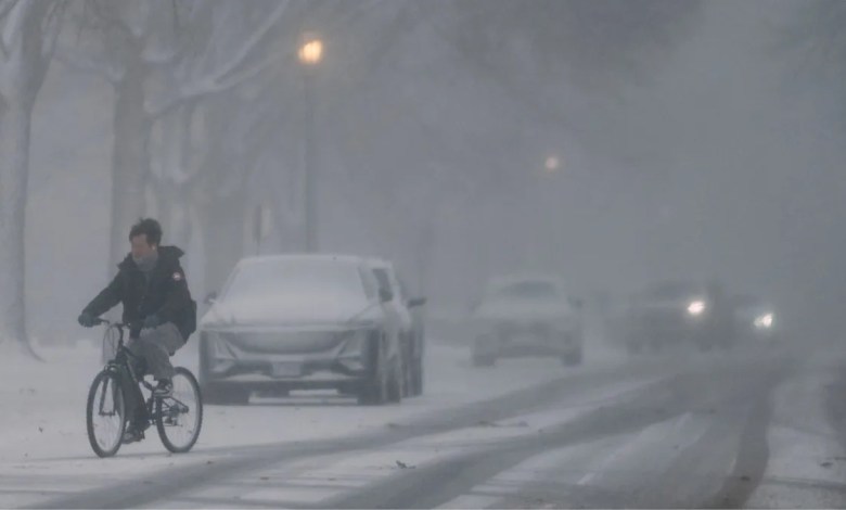 Lake-effect snow could make for messy commutes Friday Lake-effect snow could make for messy commutes Friday
