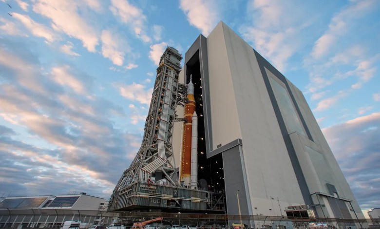 NASA’s new moon rocket heads to the pad ahead of astronaut launch as early as February NASA’s new moon rocket heads to the pad ahead of astronaut launch as early as February
