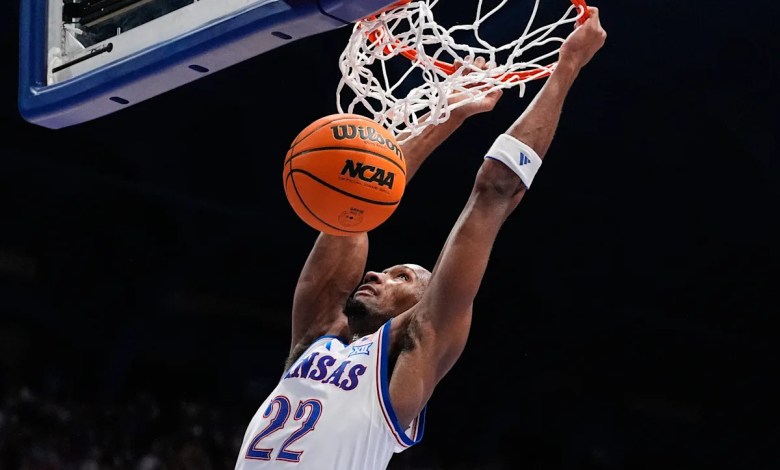Peterson scores 21 points in 22 minutes in debut to lead No. 19 Kansas past Green Bay 94-51 Peterson scores 21 points in 22 minutes in debut to lead No. 19 Kansas past Green Bay 94-51