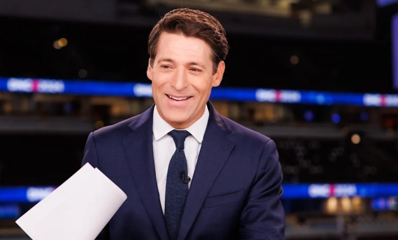 TV Staffers Mock New Evening Anchor’s Job as ‘Toilet Seat’ TV Staffers Mock New Evening Anchor’s Job as ‘Toilet Seat’