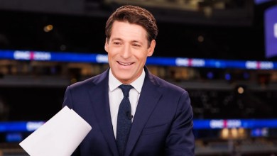 TV Staffers Mock New Evening Anchor’s Job as ‘Toilet Seat’ TV Staffers Mock New Evening Anchor’s Job as ‘Toilet Seat’