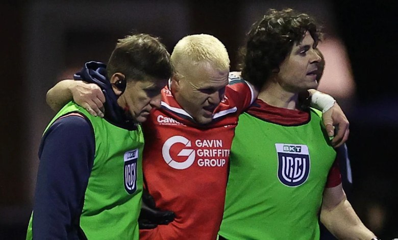 Scarlets wait on Murray injury after Costelow blow Scarlets wait on Murray injury after Costelow blow